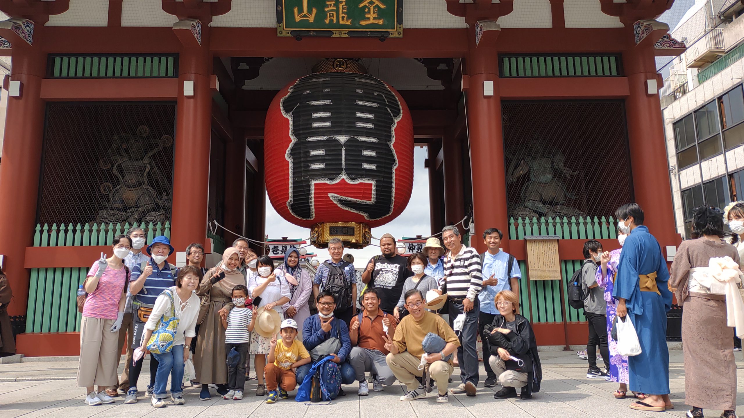 東京散歩・雷門集合写真